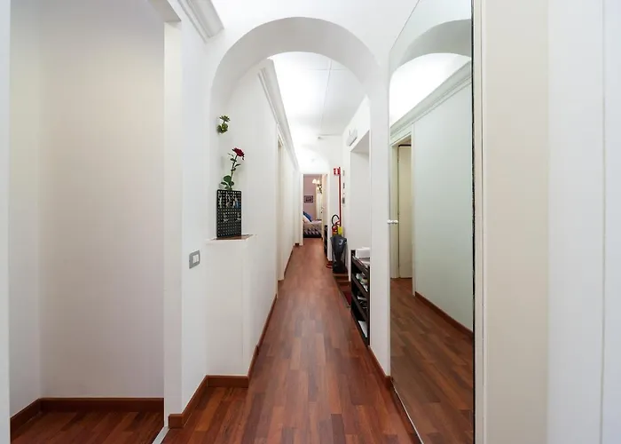 Via Cavour Affittacamere Roma