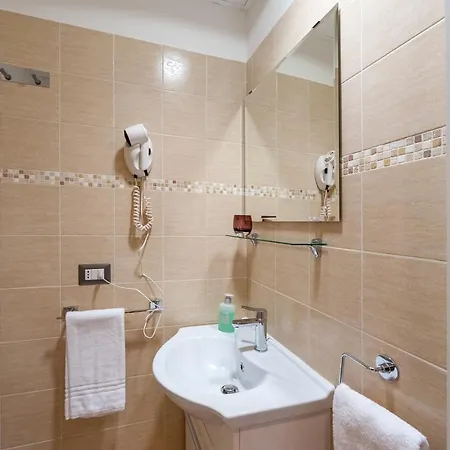 Monticello Via Cavour Gasthuis 4*