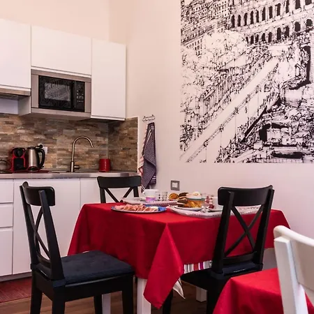 Monticello Via Cavour 3* רומא